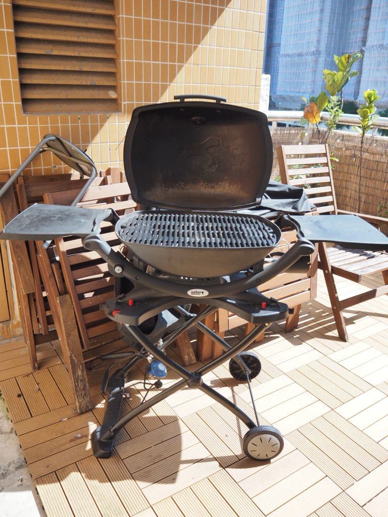 Weber Q1250 with stand and cover, 家庭電器, 廚房電器, 燒烤爐及火鍋