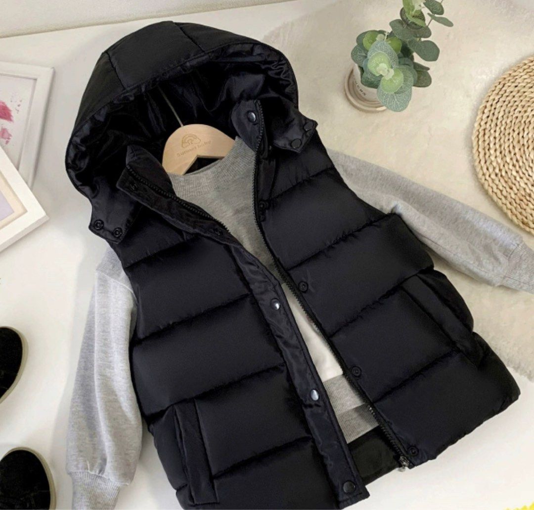 https://www.carousell.sg/p/winter-coat-sleeveless-1263823284/