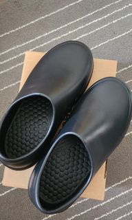 Work shoes