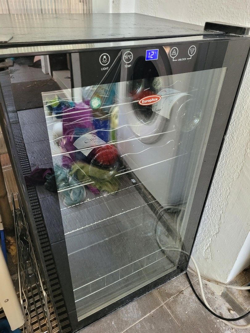 33 Bottles Wine Cellar Cooler Clear Glass Door (EWC 1331S), TV & Home