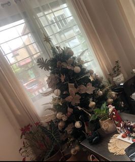 5ft Christmas Tree w/decors