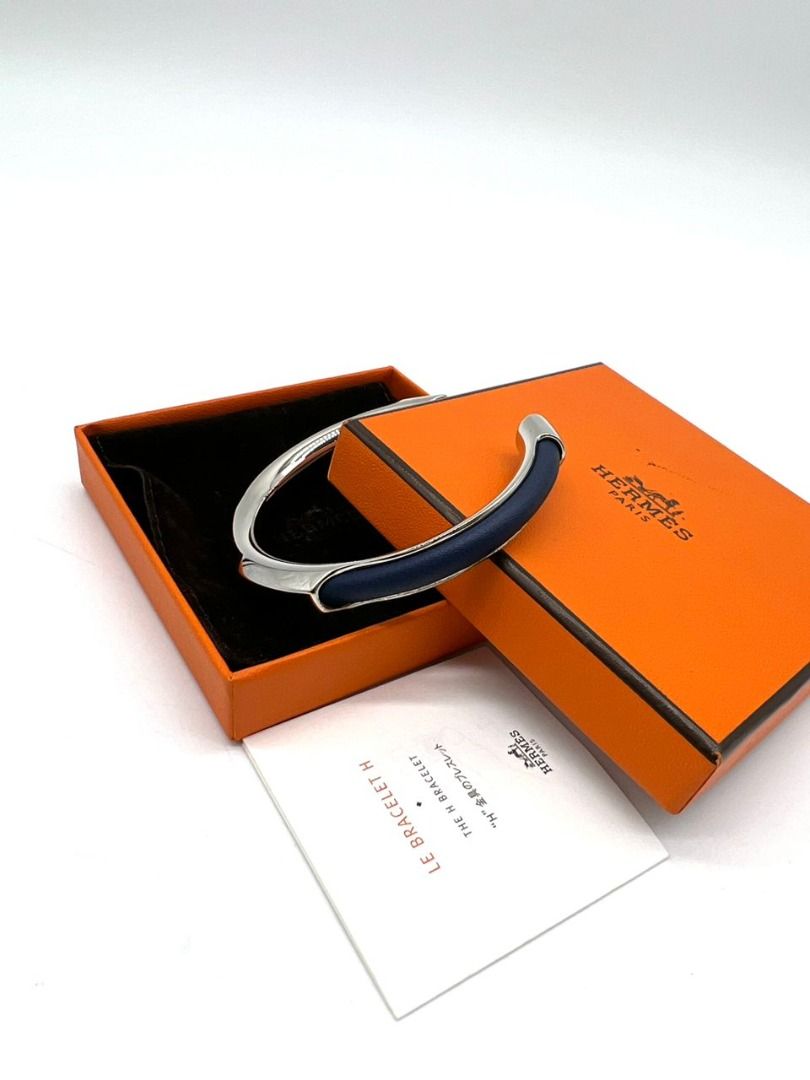 HERMES Swift Paris Tokyo Cuff Bracelet T5 Blue (Category: Accessories) located in Singapore. Submitted by ravbery (Listing ID 1189130624, Image 3). Description: [ Product Information ] ⚐ SKU Code : CB0016-1 ⚐Item : HERMES Swift Paris Tokyo Cuff Bracelet T5 Blue ⚐ Condition : 9/10 ⚐ include : Box/DustBag ⚐ Brand : HERMES ⚐ Size : Cir 20cm.