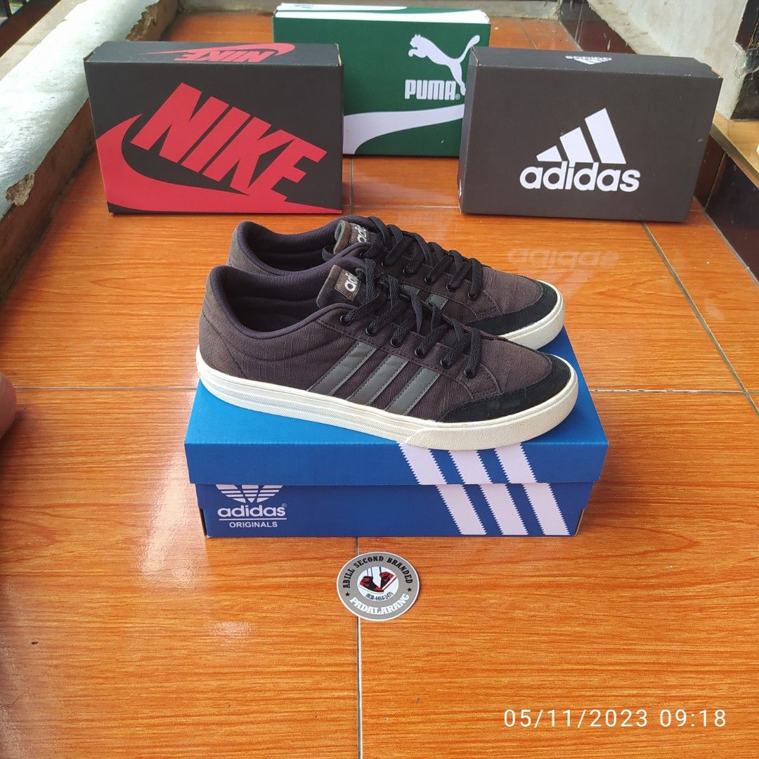 adidas neo vs originals