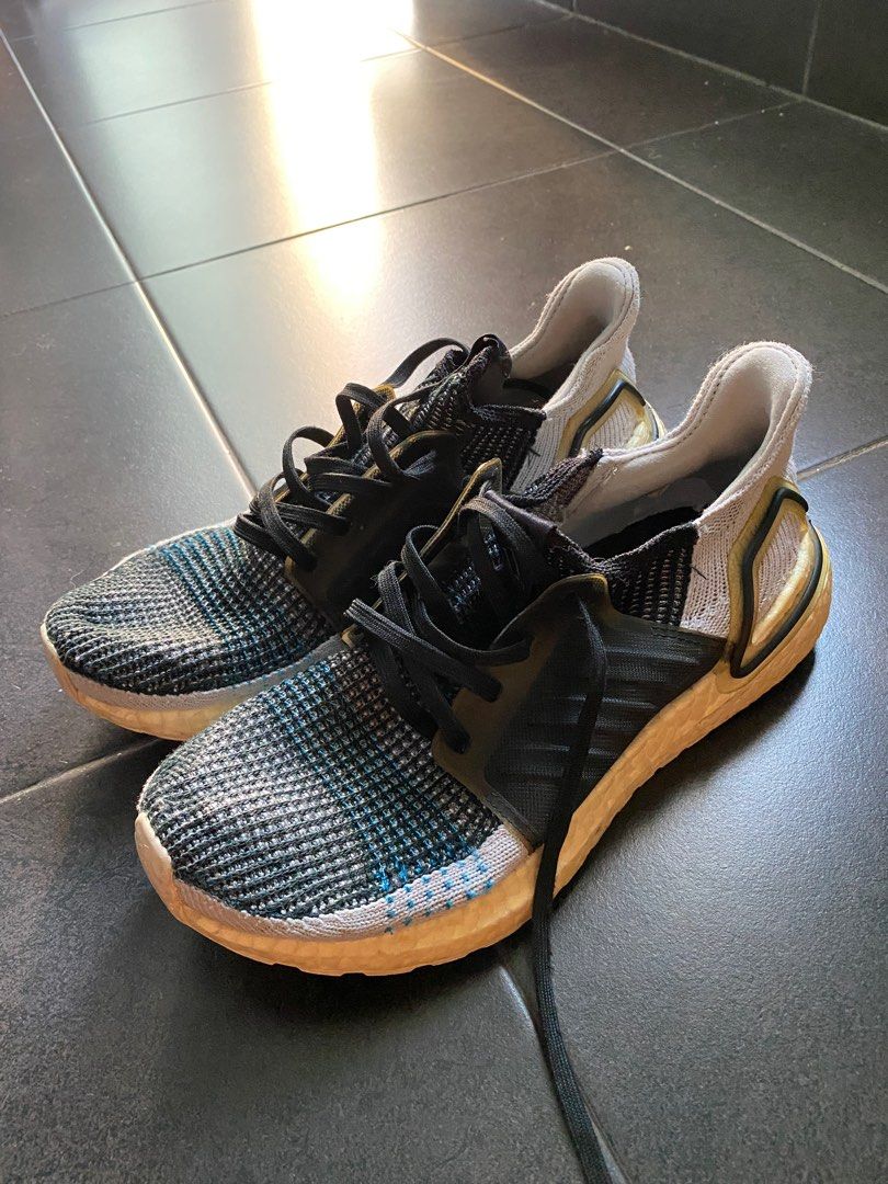 Adidas Ultraboost 19 Fesyen Pria Sepatu Sneakers di Carousell