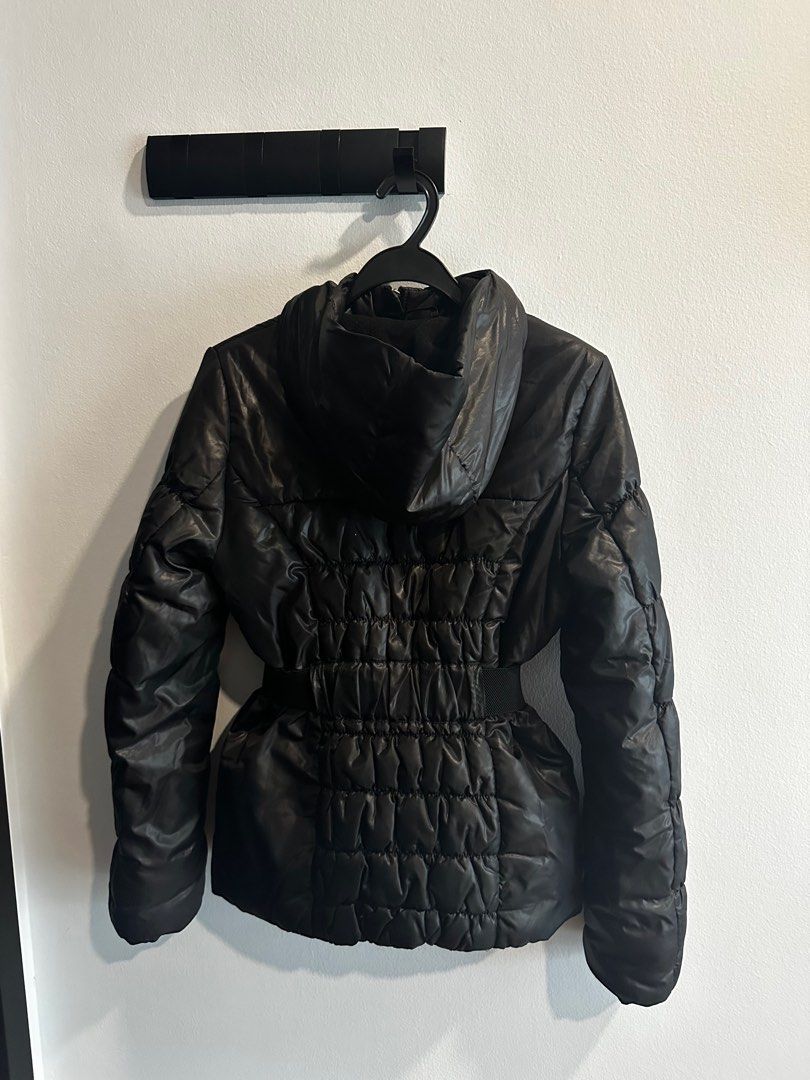 Puff outlet black jacket