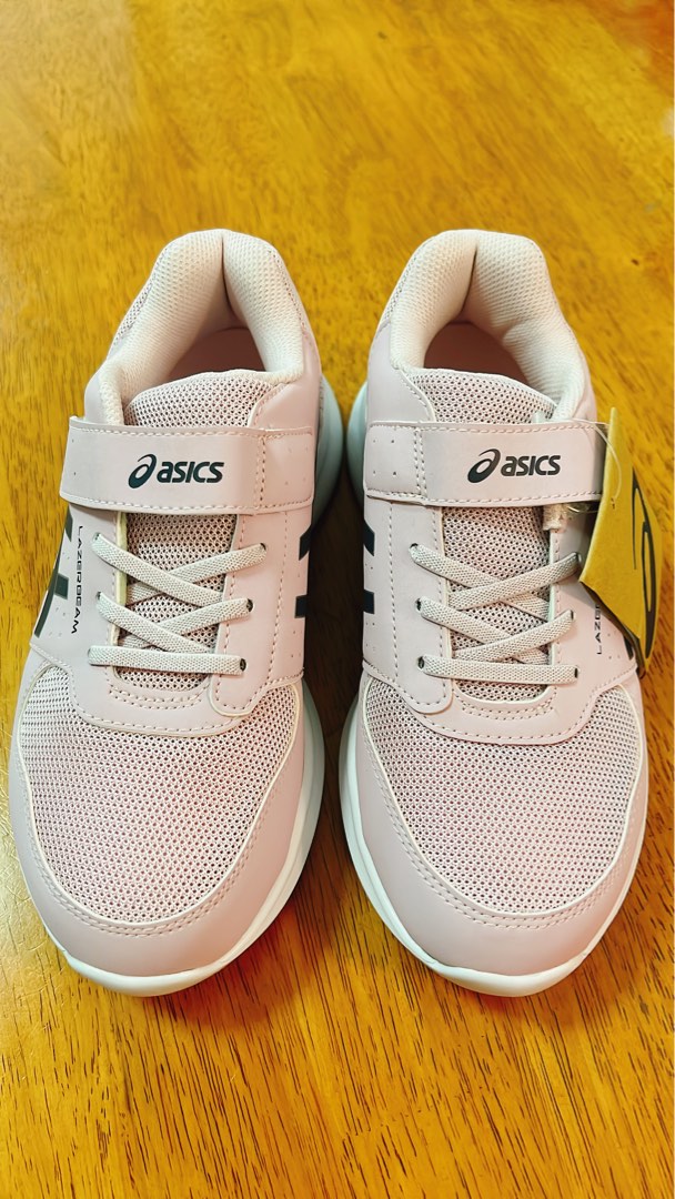 Brand new trainers Women s Fashion Footwear Sneakers on Carousell