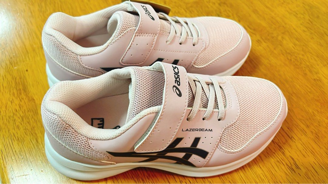 Brand new trainers Women s Fashion Footwear Sneakers on Carousell