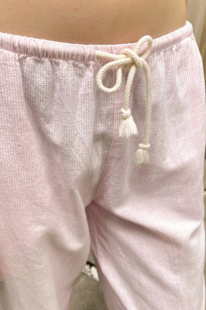 纳奈莫的待售 Brandy Melville Women's Pants, Facebook Marketplace