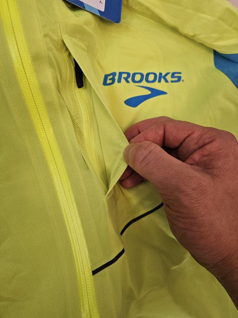 Brooks elite cascadia jacket store