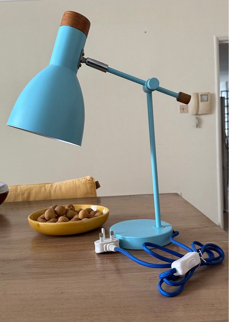 Castlery Table Lamp