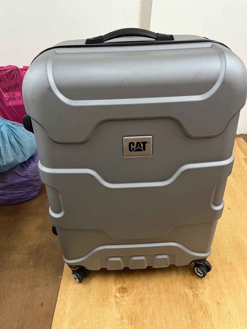 Caterpillar Luggage 28”, Hobbies & Toys, Travel, Luggage on Carousell
