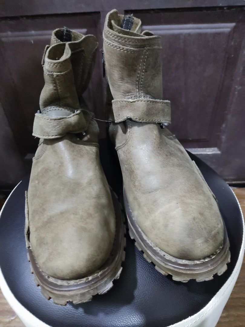 Caterpillar sales vern boots