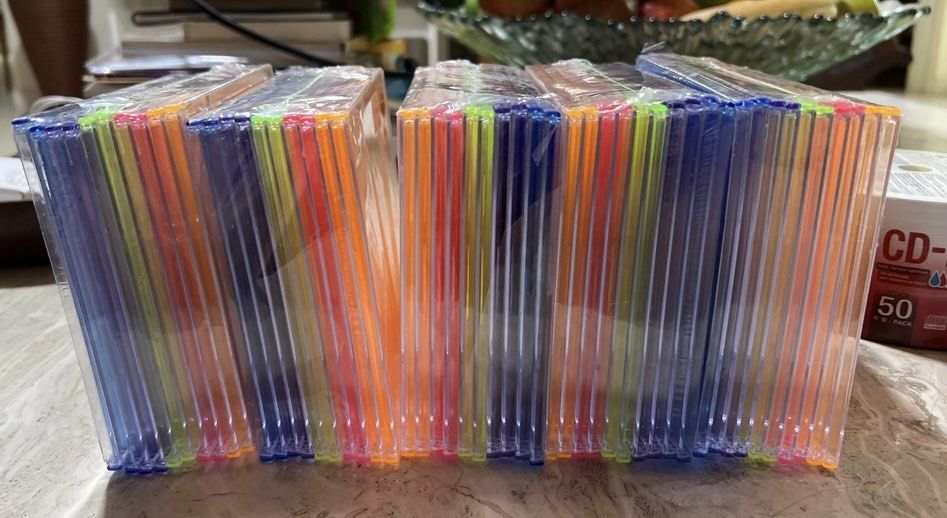 CD case (Category: Other Accessories) located in Singapore. Submitted by limmk777 (Listing ID 1263908621, Image 2). Description: $4 each, I have 5 sets..