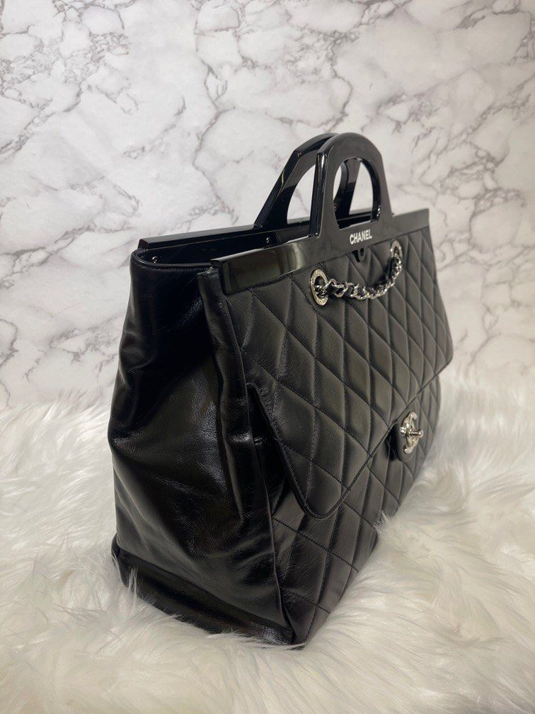Chanel online delivery tote