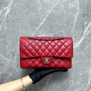 💯Authentic Chanel Classic Medium Flap, Caviar with Gold Hardware., Luxury,  Bags & Wallets on Carousell
