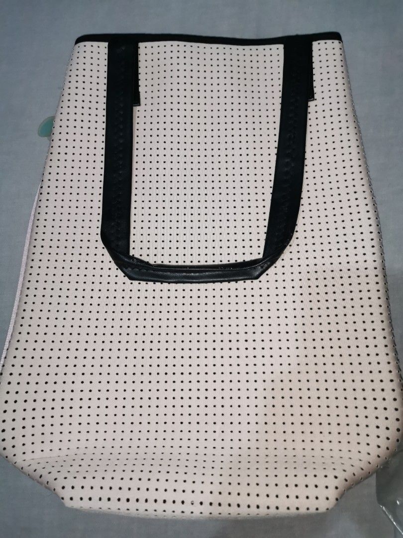 Chuchka tote hotsell