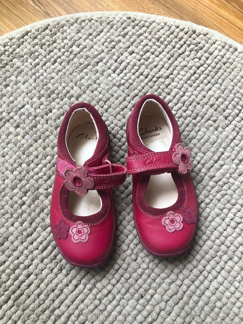 Clarks toddler shoe top size