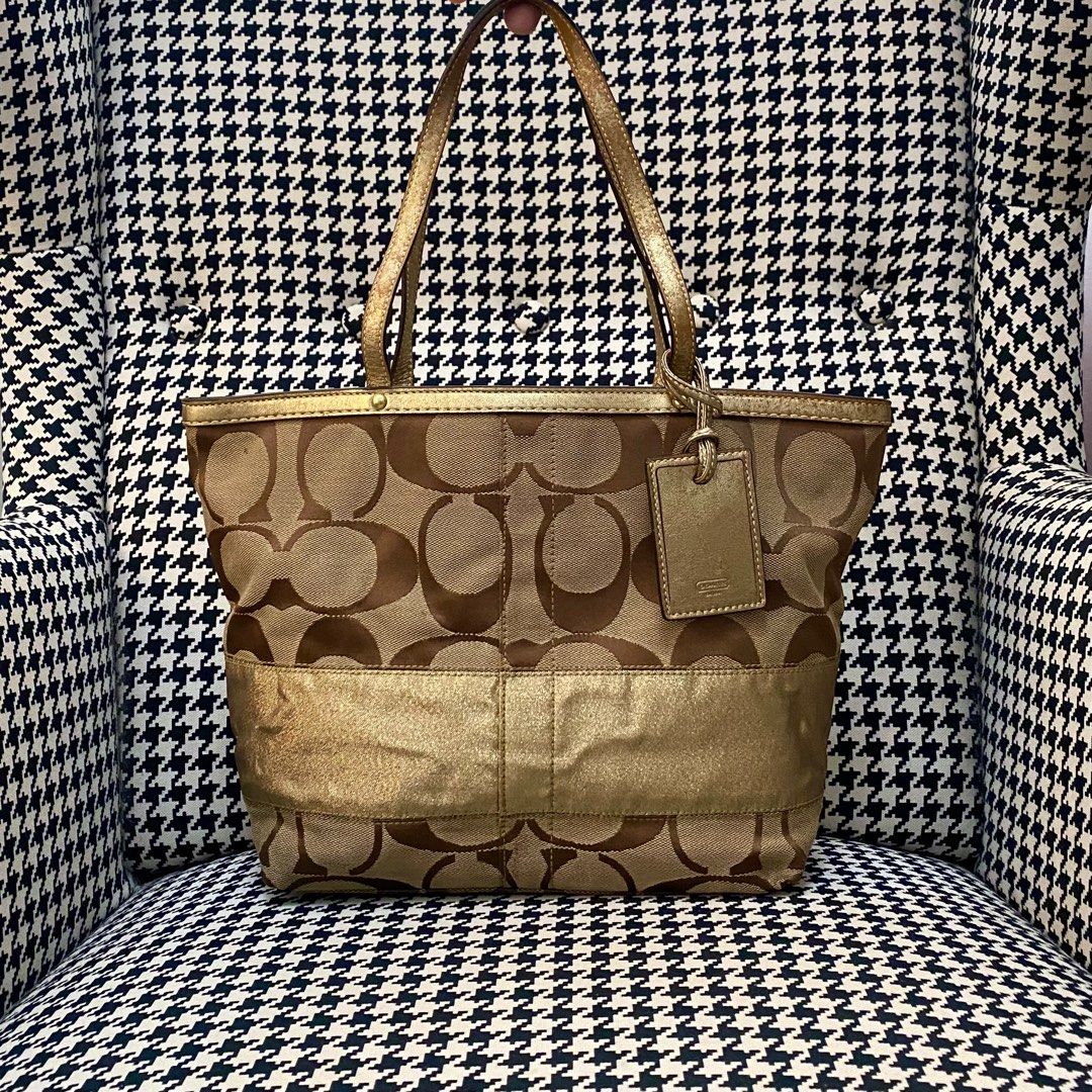 Coach gold hotsell tote bag