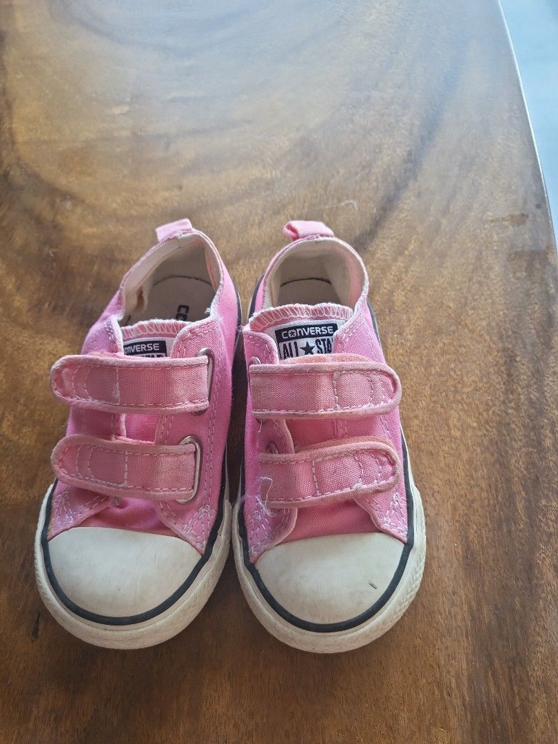 Converse children shoes US7 Babies Kids Babies Kids Fashion