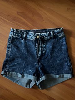 (Category: ) located in . Submitted by lolryl (Listing ID 1263986498, Image 1). Description: .