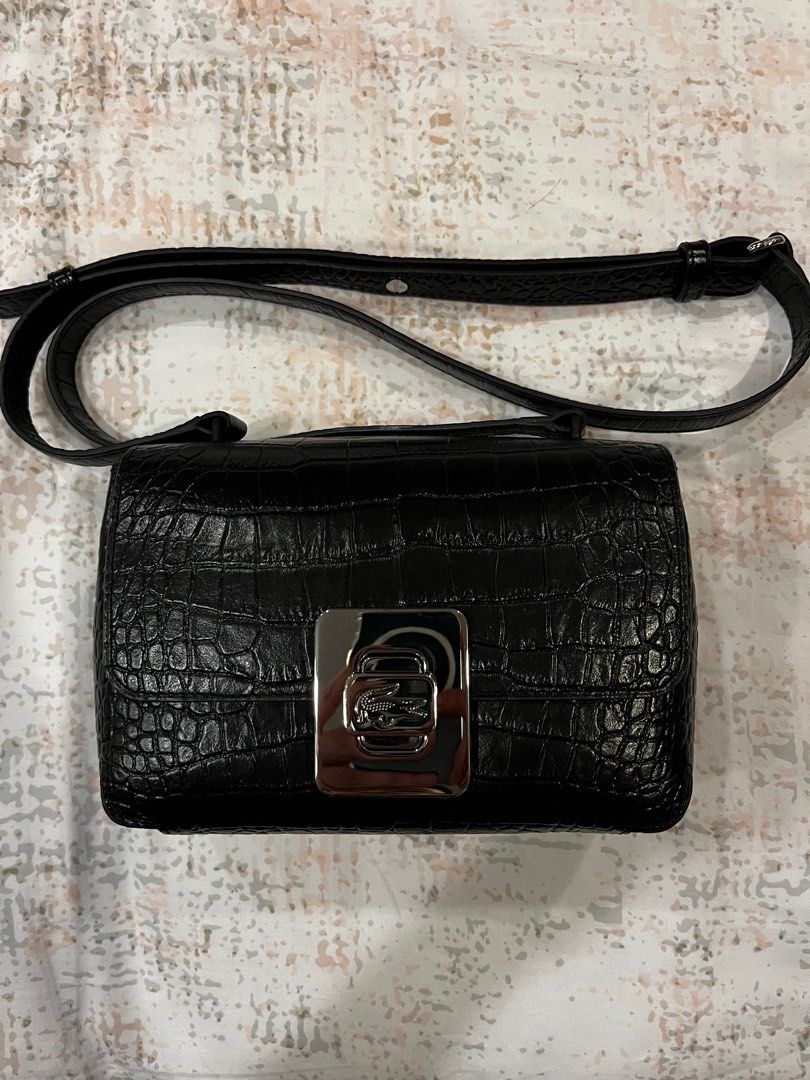 Lacoste leather hotsell crossbody bag