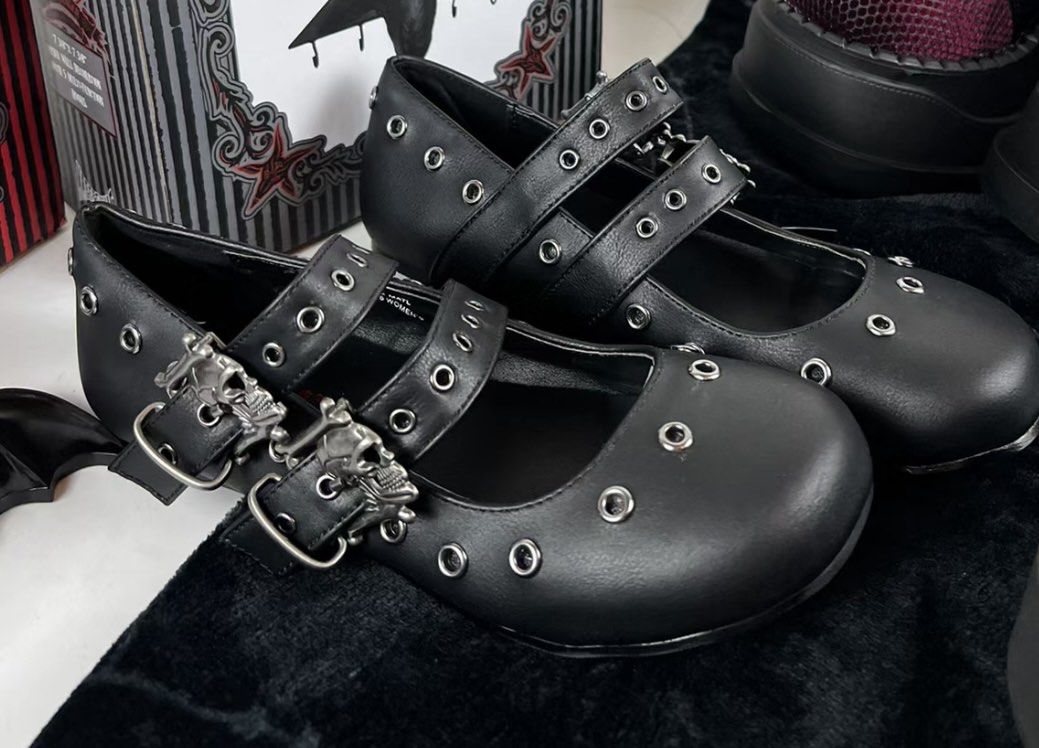 Demonia daisy store