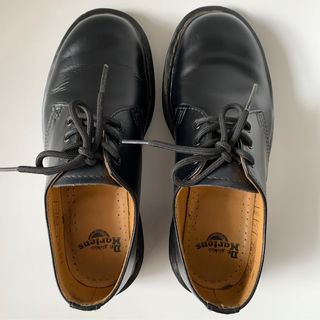 Dr martens harga indonesia hot sale