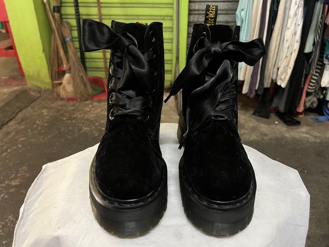 Molly velvet store dr martens
