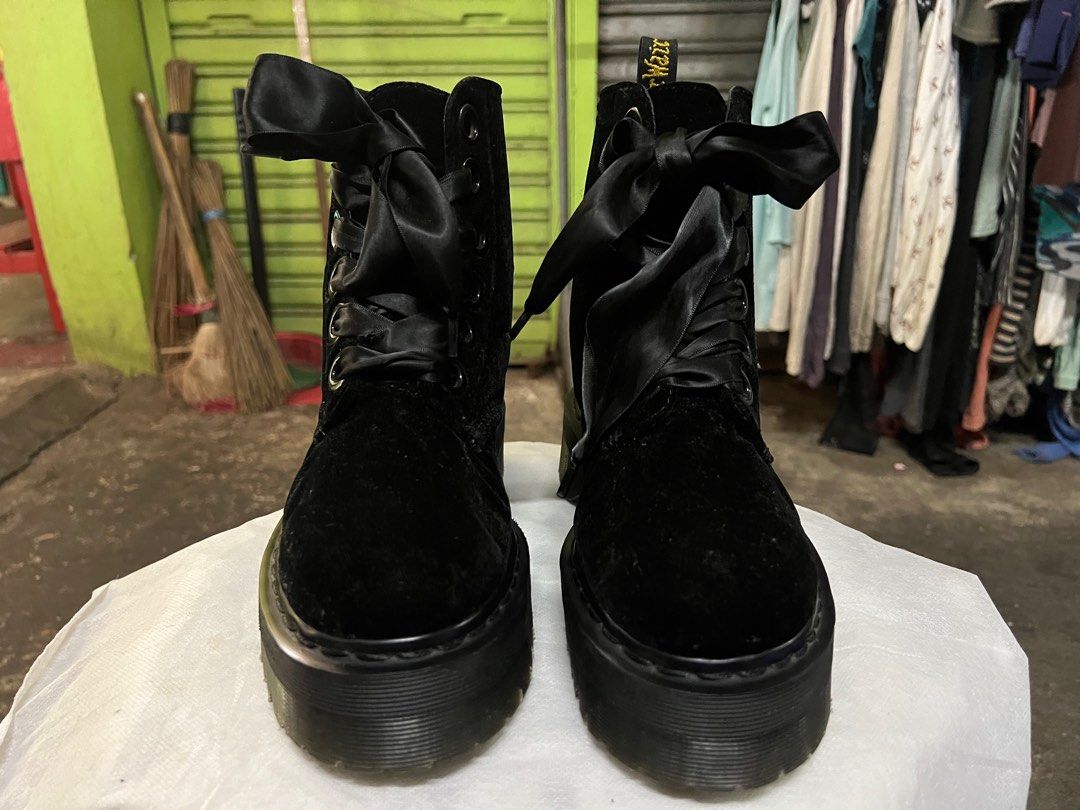 Molly velvet online dr martens