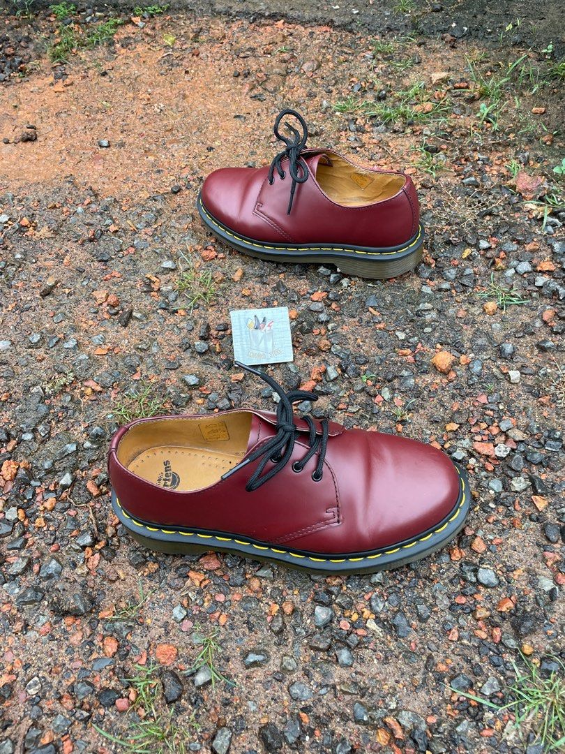 Dr.Martens 10085 MIC Fesyen Wanita Sepatu di Carousell