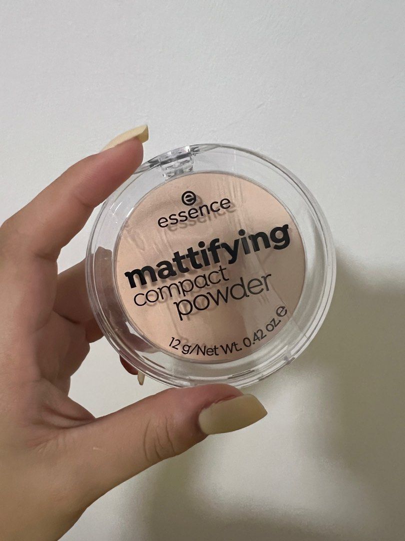 Mattifying compact hot sale powder essence