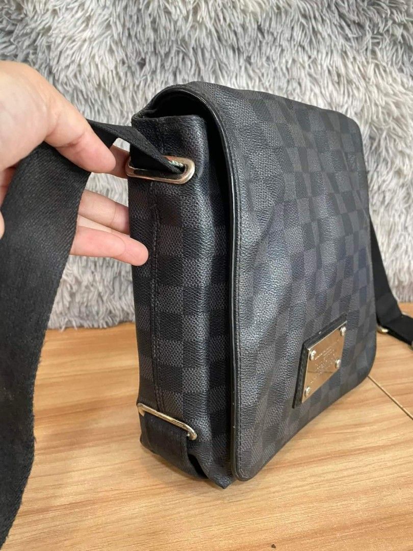 JC_Shopper - 【Louis Vuitton】LV  SLINg BAG.Very Rare