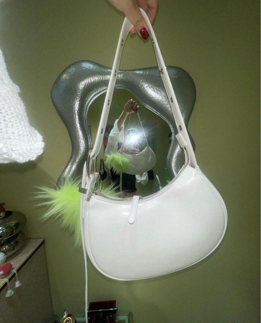 Find Kapoor BELTY BAG 25 CRINKLED 白, 她的時尚, 包包、錢包, 肩背