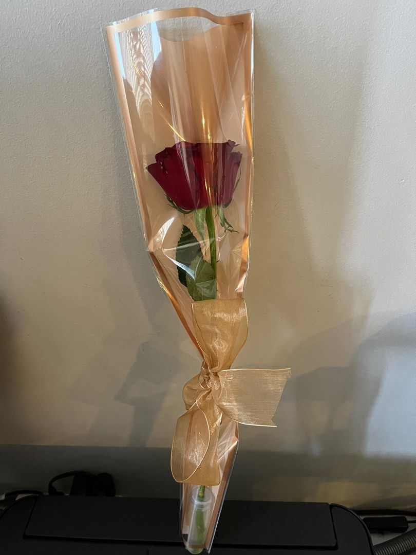 MInimum 20 stalks - Customised/Personalised Fresh rose single stalk ...