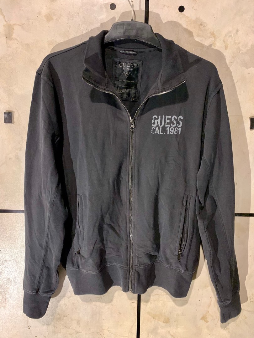 GUESS 1981 TRACKTOP JACKET Fesyen Pria Pakaian Atasan di Carousell