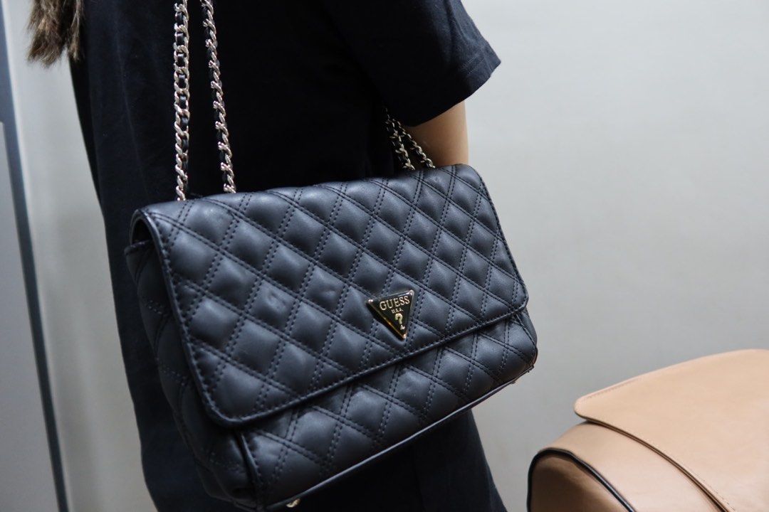 Guess discount quilted purse