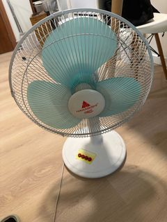 Hanabishi Desk Fan