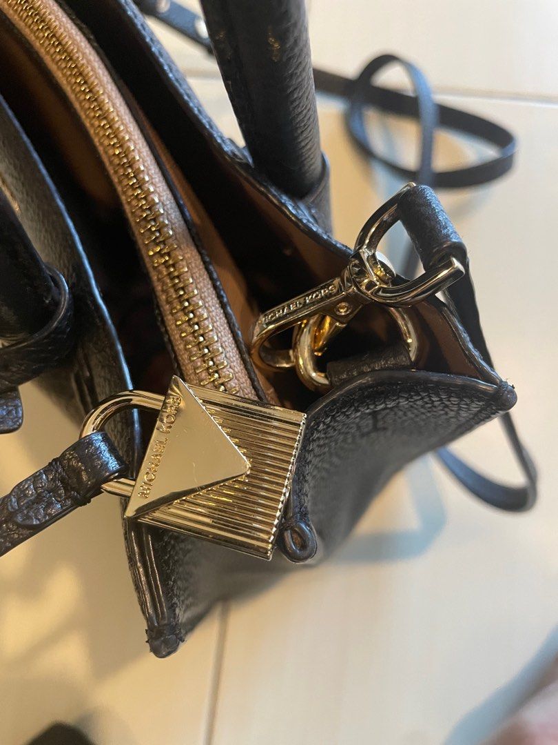 Handbang, Luxury, Bags & Wallets on Carousell
