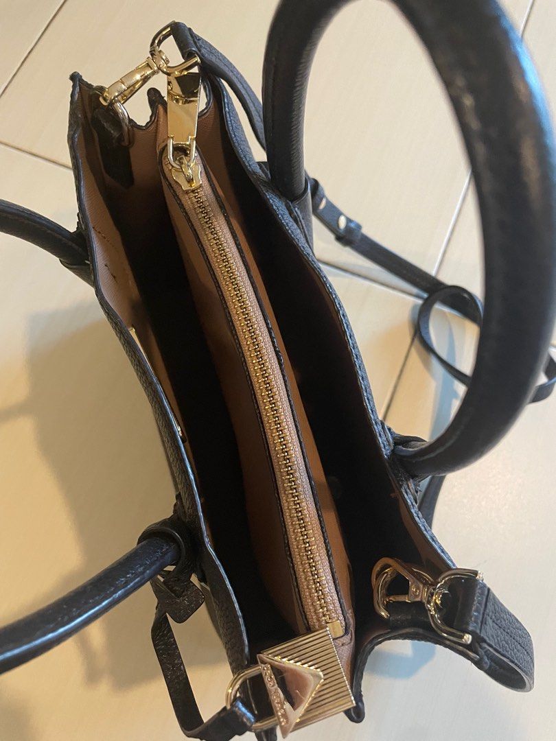 Handbang, Luxury, Bags & Wallets on Carousell