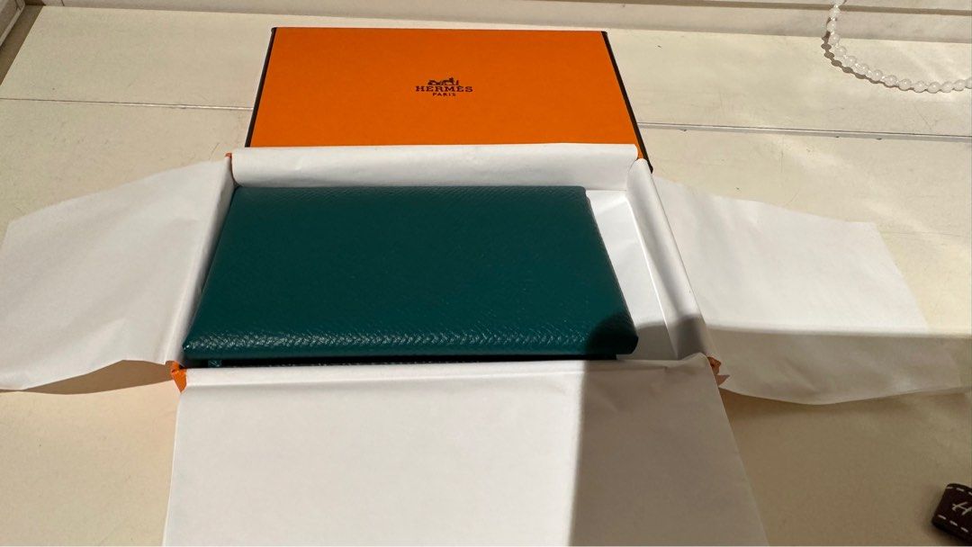 Hermes Calvi Duo compact card holder, 名牌, 手袋及銀包- Carousell