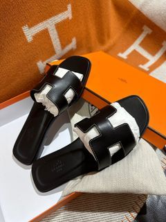 SOLD))Bnib Hermes Rouge Oran Sandals Size 35, Luxury, Sneakers & Footwear  on Carousell