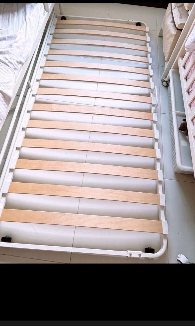 Ikea vitval pull sales out bed