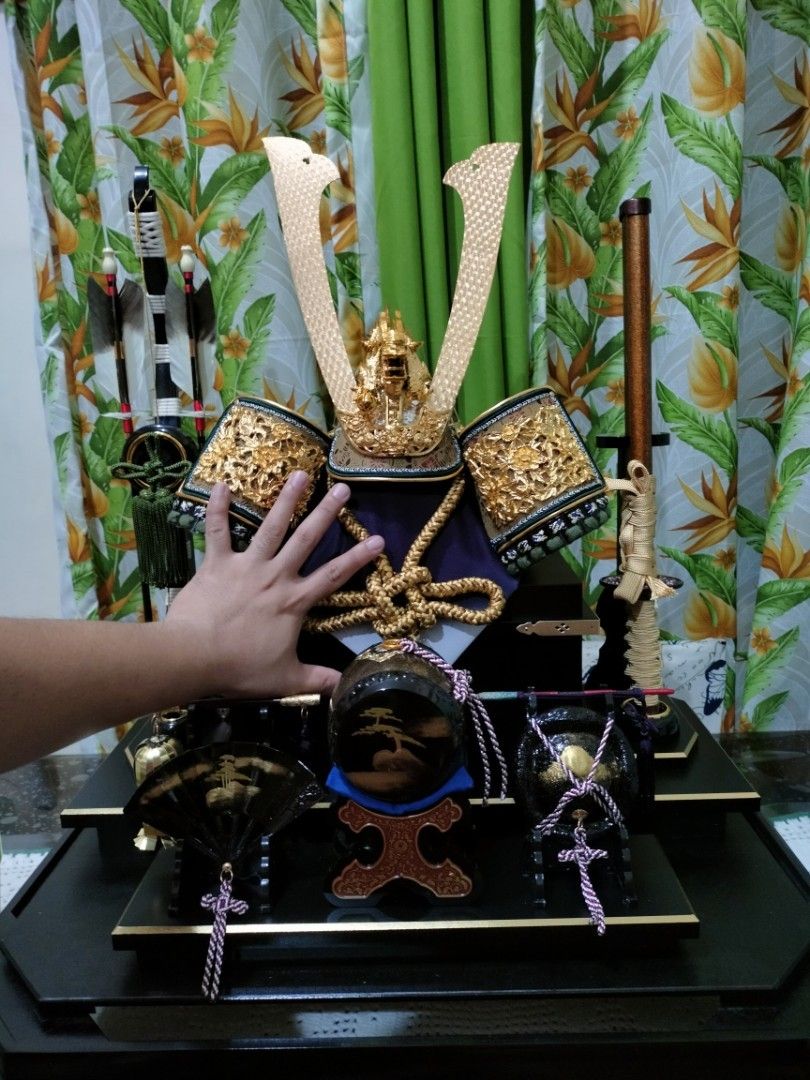 japanese samurai warrior kabuto helmet and accessories display, Hobbies ...
