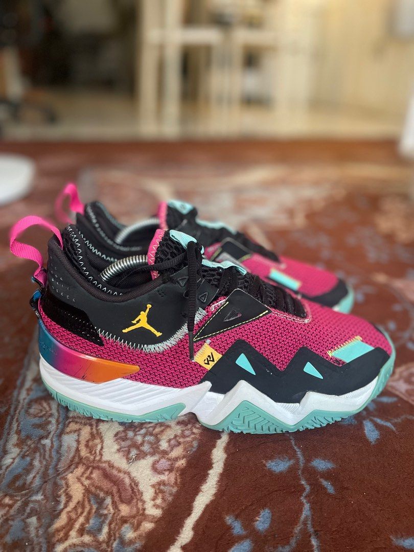 Sepatu westbrook clearance