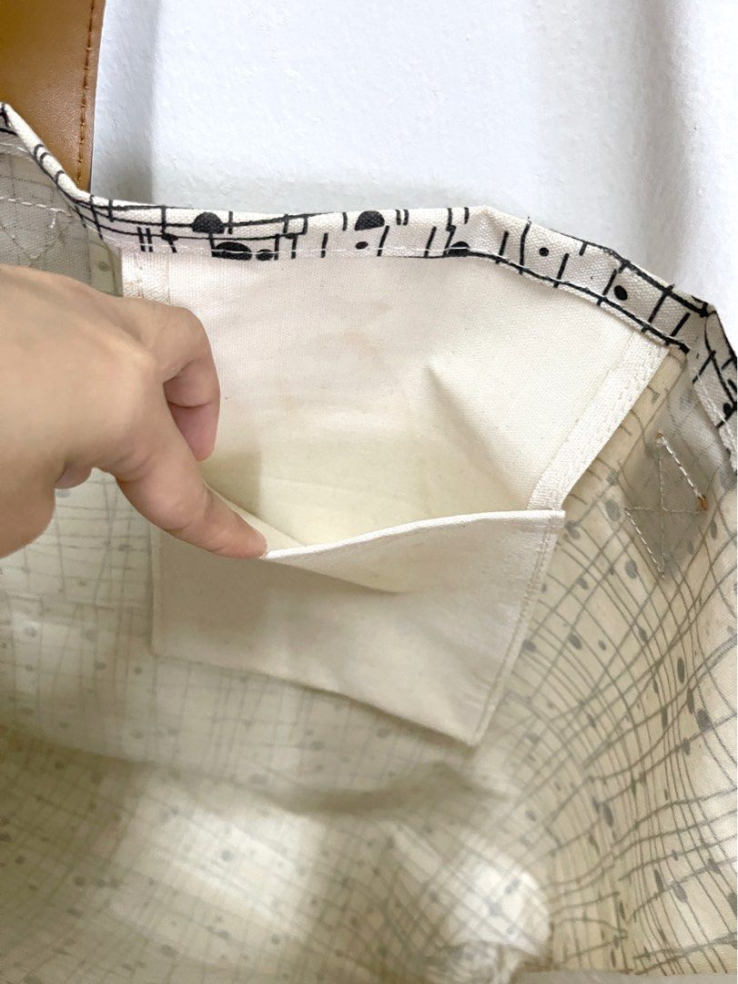 Tote on sale bag kaison