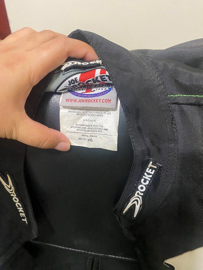 Jacket (Category: Activewear) located in Kuala Lumpur. Submitted by shafinaz3 (Listing ID 1263995909, Image 3). Description: .