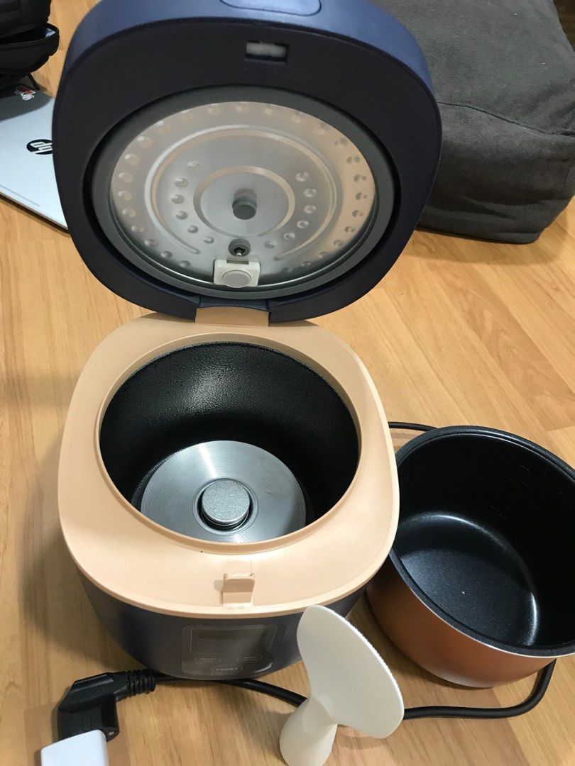 Konka 2L rice cooker, TV & Home Appliances, Kitchen Appliances, Cookers