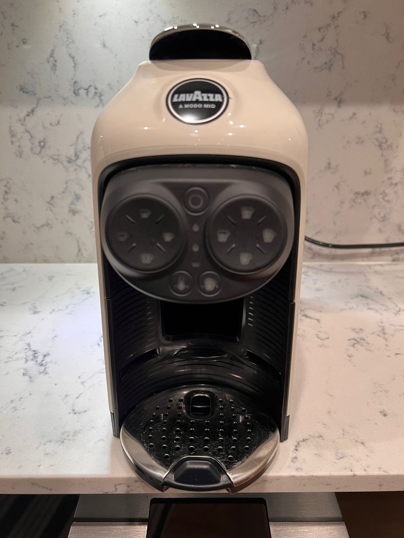 Lavazza A Modo Mio Desea Coffe machine, TV & Home Appliances, Kitchen  Appliances, Coffee Machines & Makers on Carousell