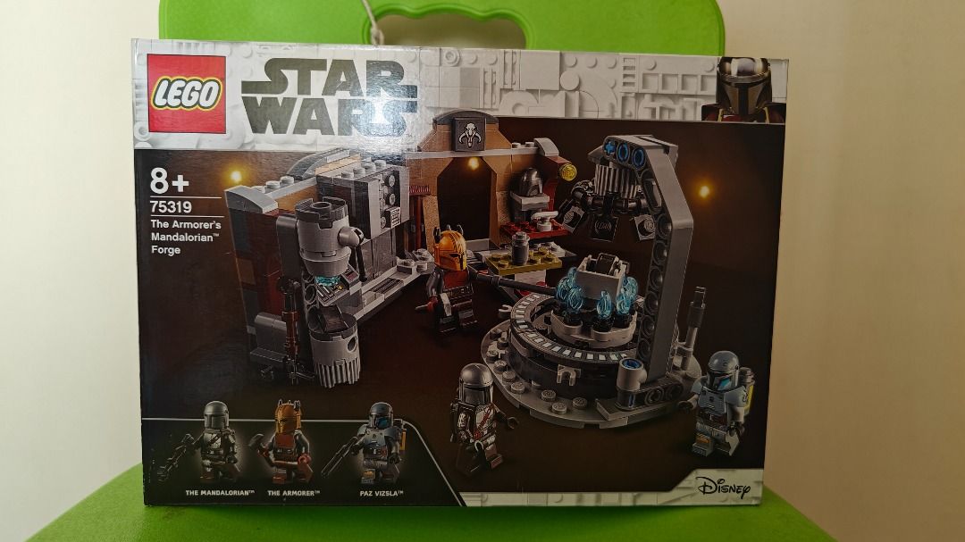 (Creased Box) Lego 75319 - The Armorer's Mandalorian Forge, Hobbies ...