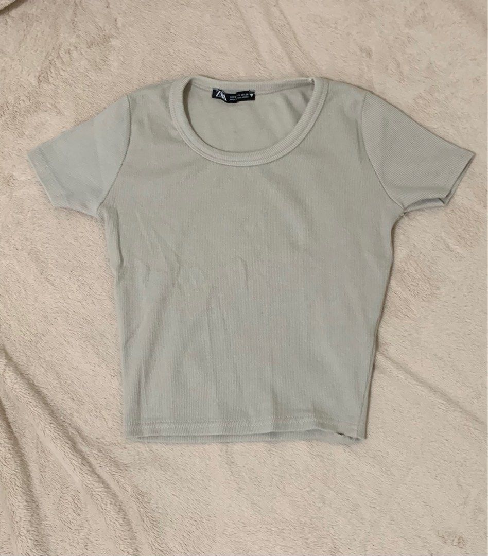 Light Green Crop T-Shirt (Category: Shirts) located in Quezon City. Submitted by caeshh (Listing ID 1263916887, Image 1). Description: .